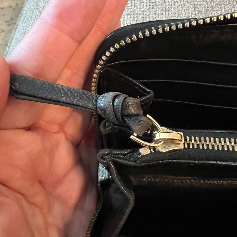 Bottega Veneta Leather Wallet - Picture 8 of 15